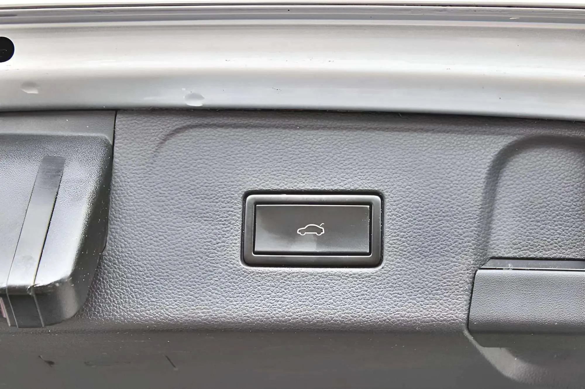 Used 2019 Volkswagen Atlas SEL FWD image 36