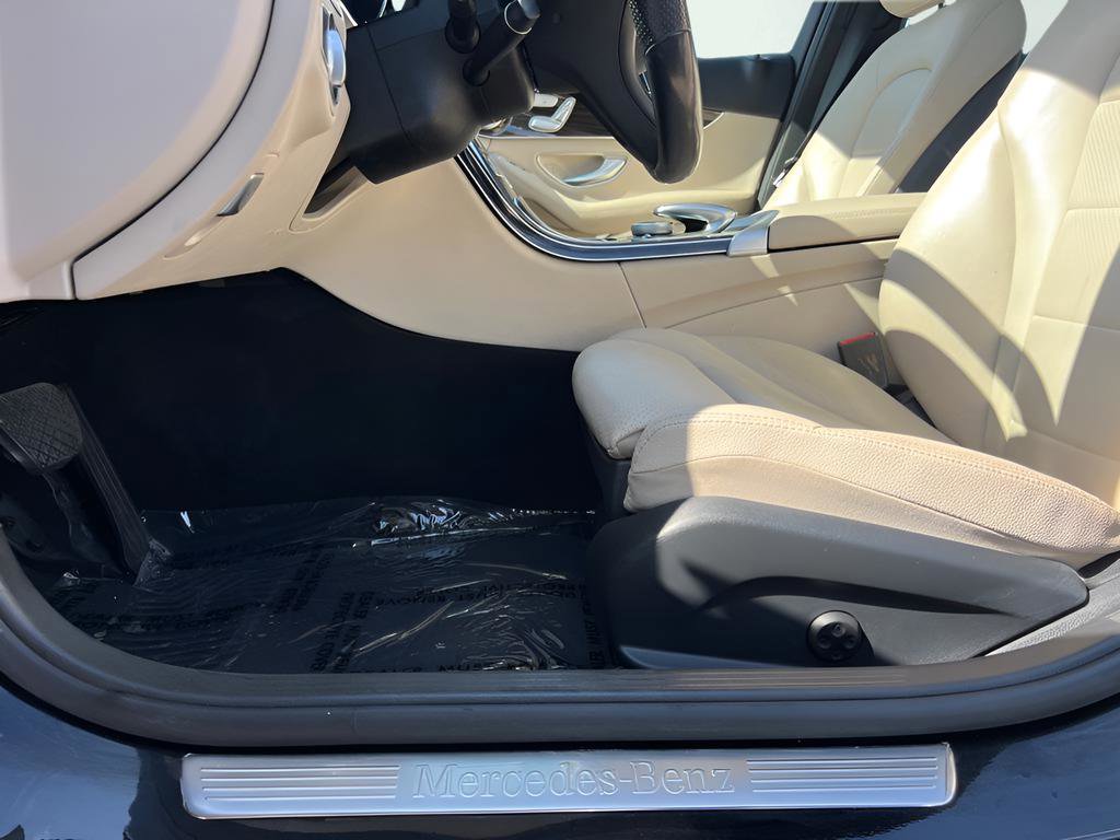 Used 2018 Mercedes-Benz C 300 4MATIC Sedan image 36