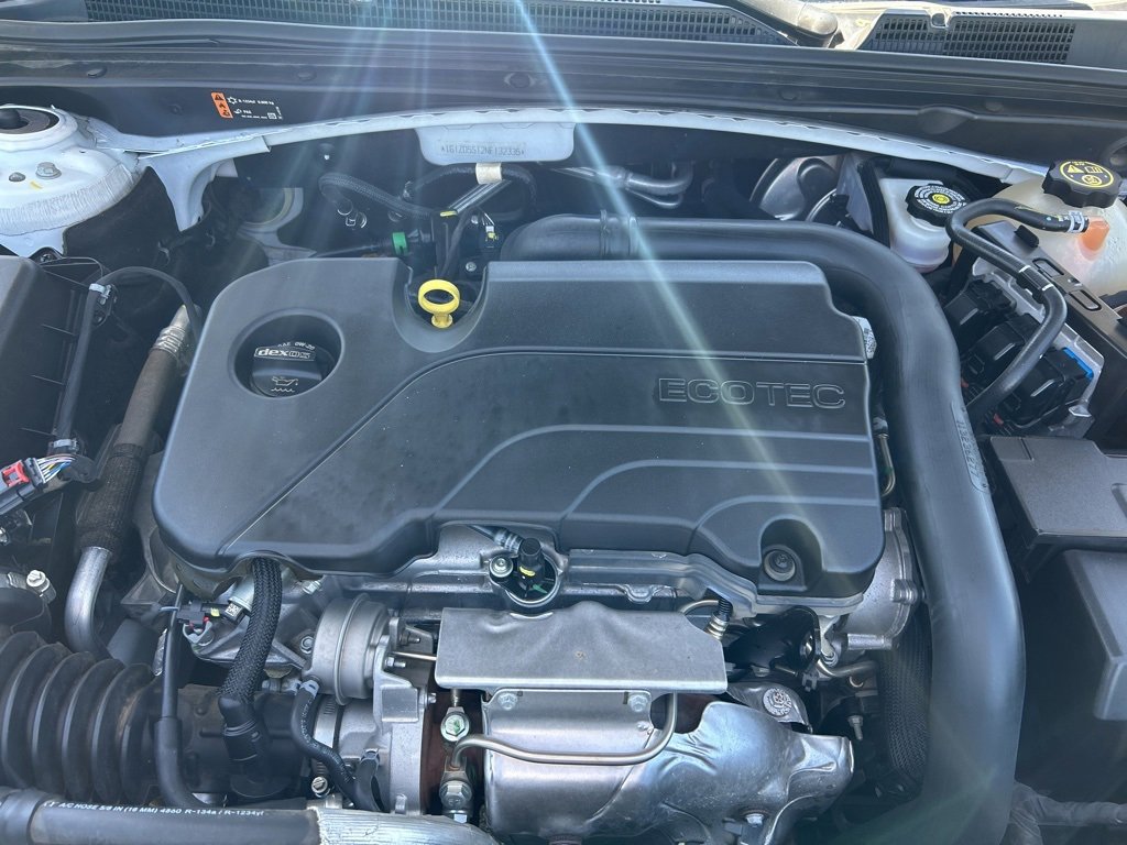 Used 2022 Chevrolet Malibu LT image 25