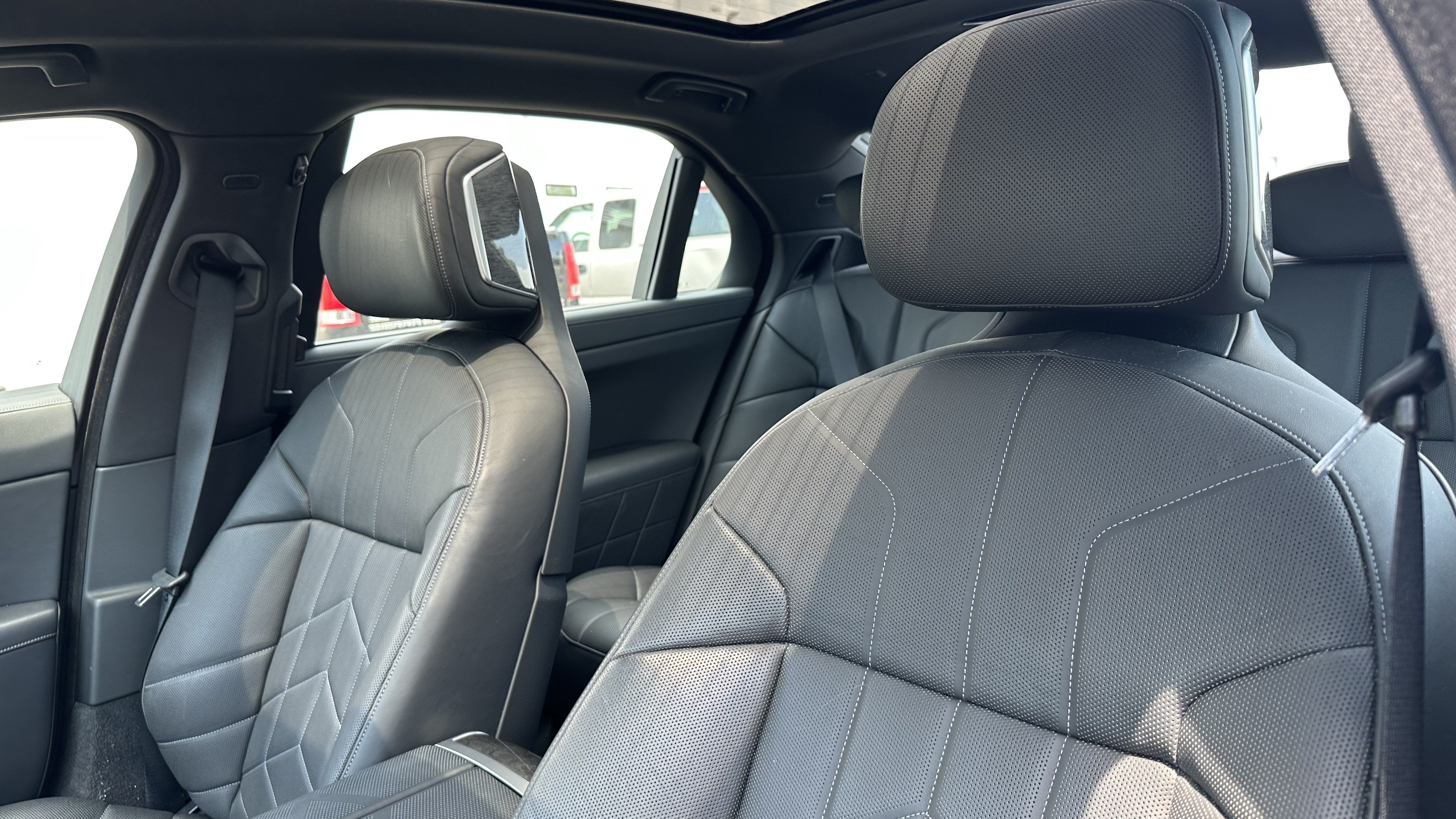 Certified 2024 BMW 760i xDrive AWD/4WD image 18