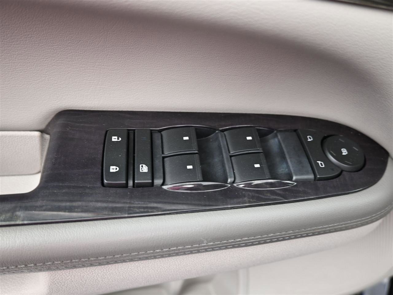 Used 2016 Buick Enclave Convenience FWD image 12