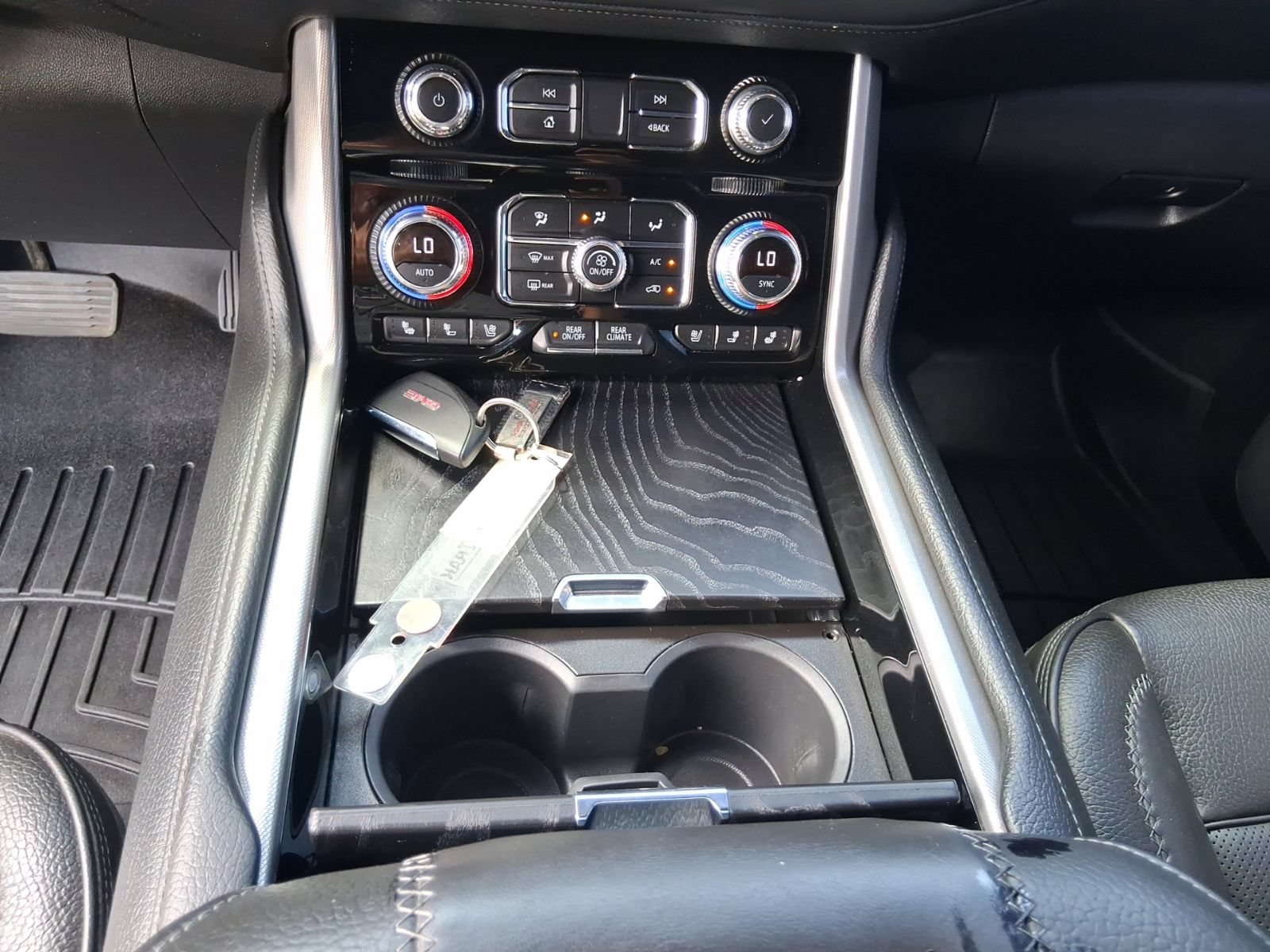 Used 2021 GMC Yukon Denali AWD/4WD image 26