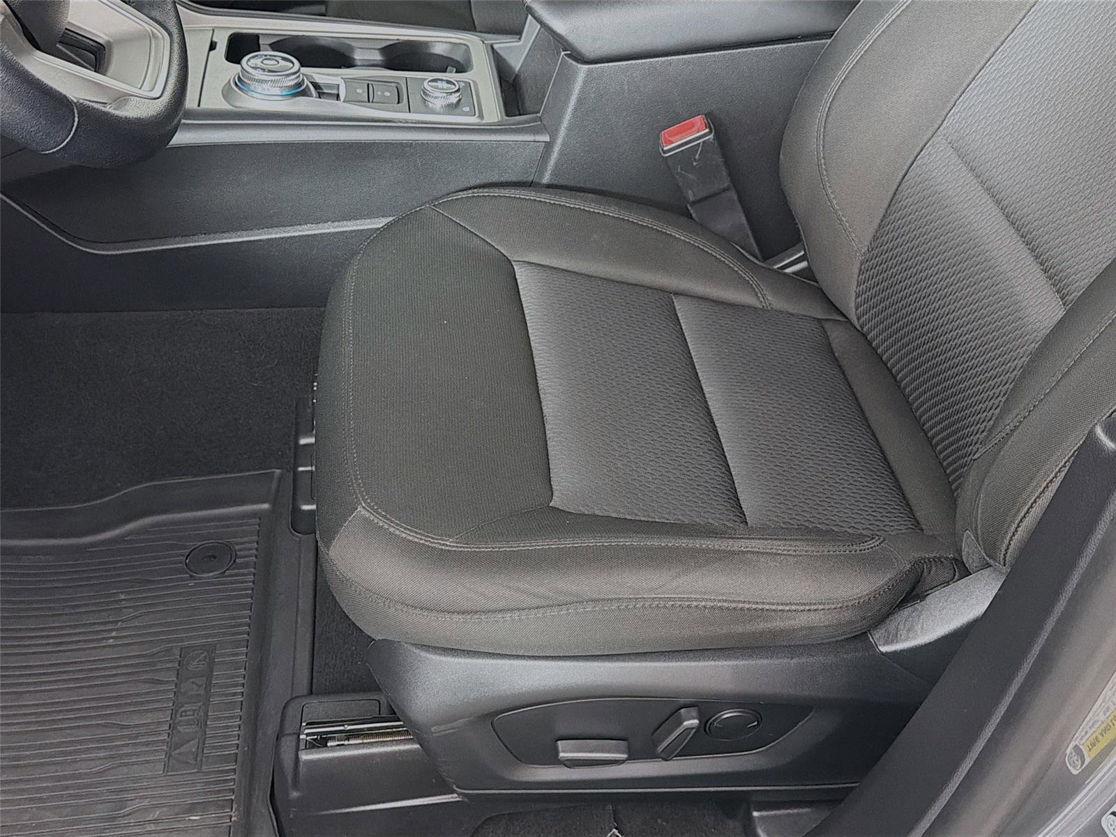 Used 2022 Ford Explorer XLT AWD/4WD image 19