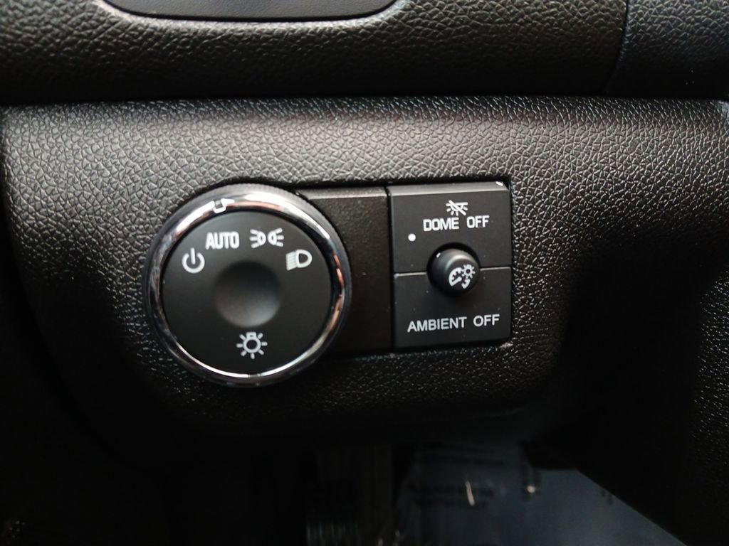 Used 2016 Buick Enclave Leather image 12