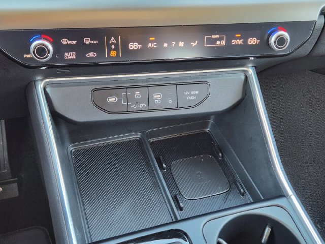 Certified 2026 Kia Carnival SX w/ SX Dark Edition Package FWD image 19