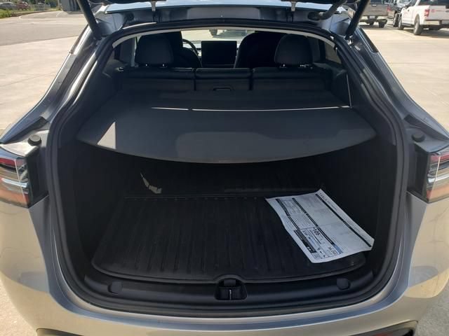 Used 2024 Tesla Model Y Performance AWD/4WD image 6