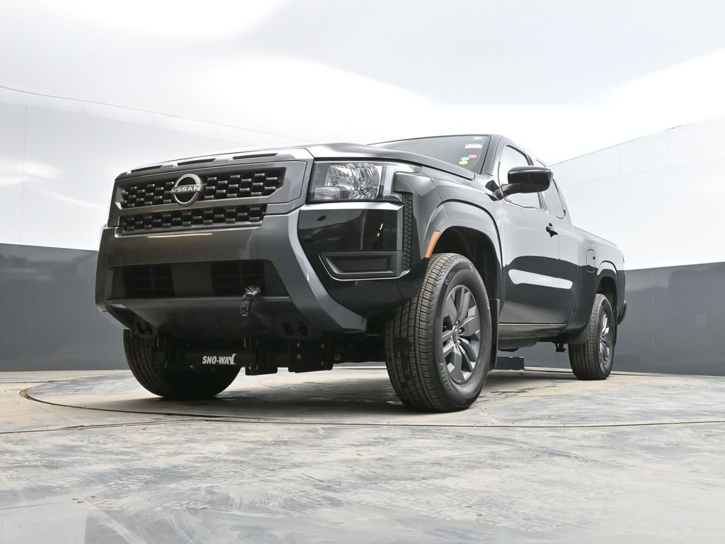 Used 2025 Nissan Frontier SV image 37