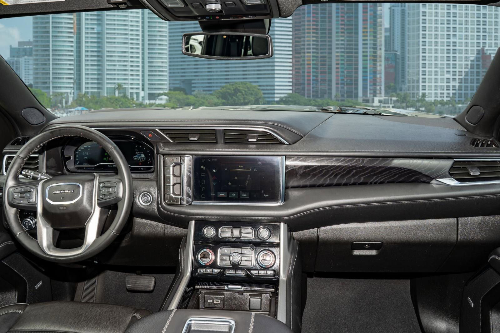 Used 2024 GMC Yukon XL Denali image 23