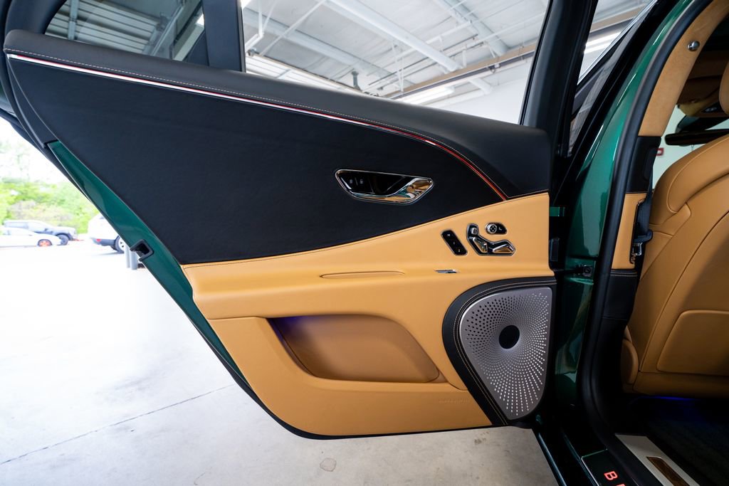 Used 2020 Bentley Flying Spur W12 image 49