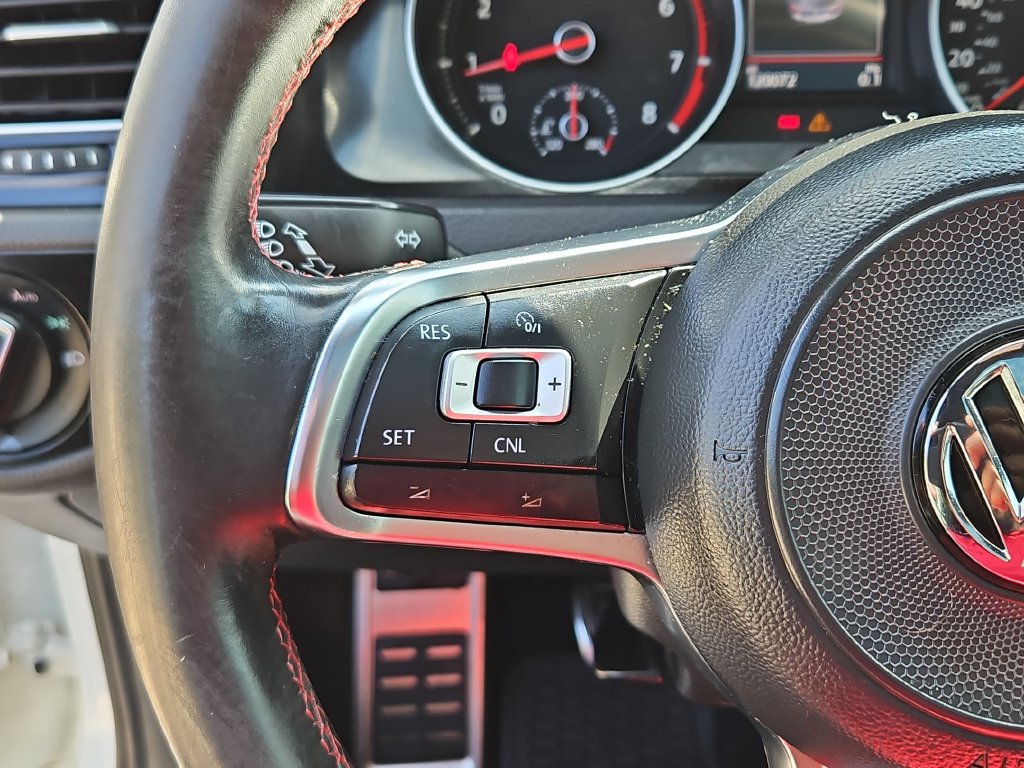 Used 2017 Volkswagen GTI SE FWD image 19