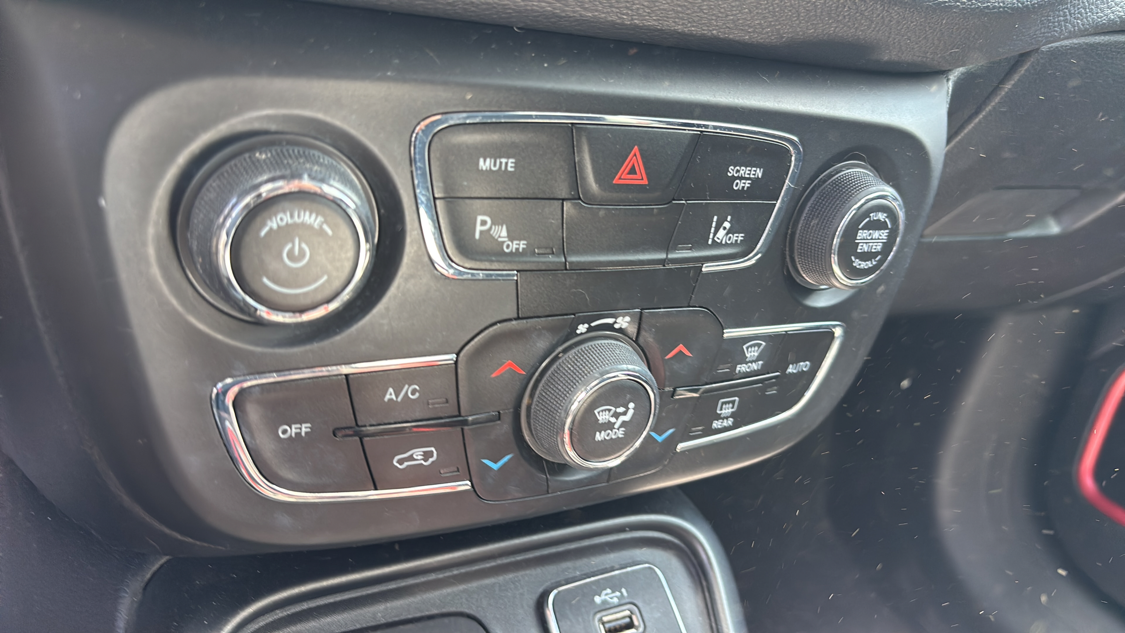 Used 2021 Jeep Compass Trailhawk AWD/4WD image 18