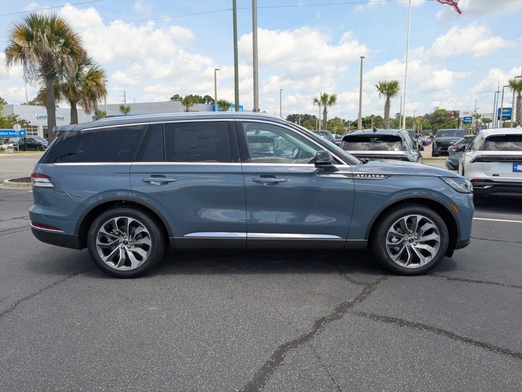 New 2026 Lincoln Aviator Reserve w/ Illumination Package RWD image 3