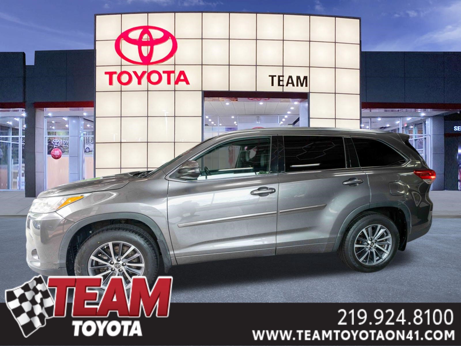 Used 2017 Toyota Highlander XLE AWD/4WD image 1