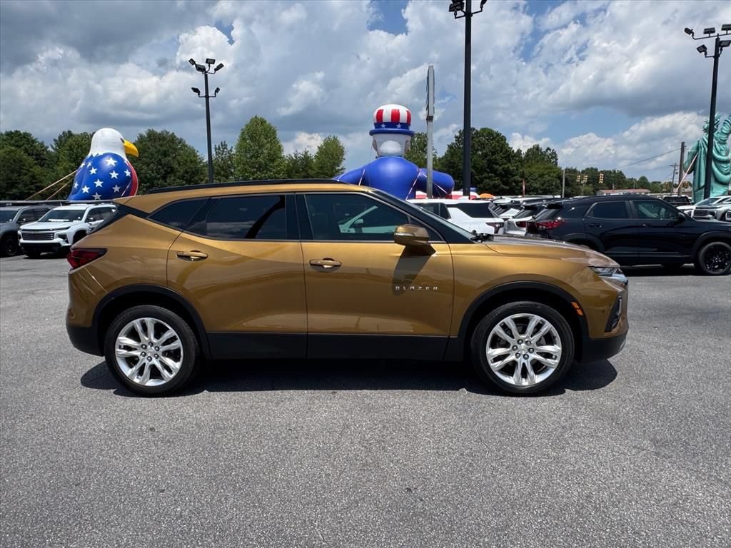 Used 2020 Chevrolet Blazer LT w/ Sound & Technology Package FWD image 2
