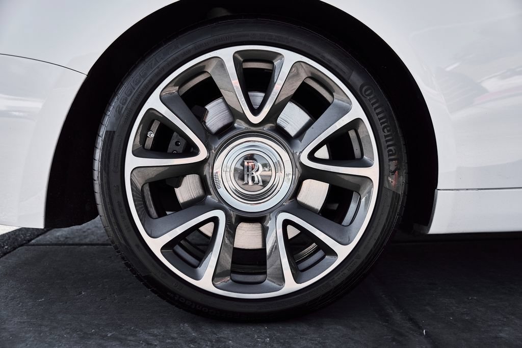 Used 2020 Rolls-Royce Wraith RWD image 19