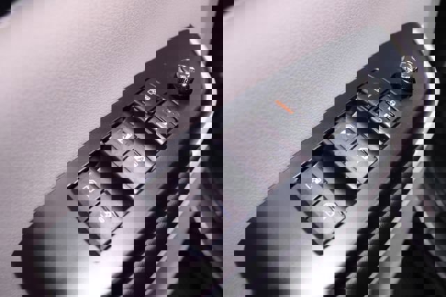 Used 2016 Toyota Highlander Plus image 10