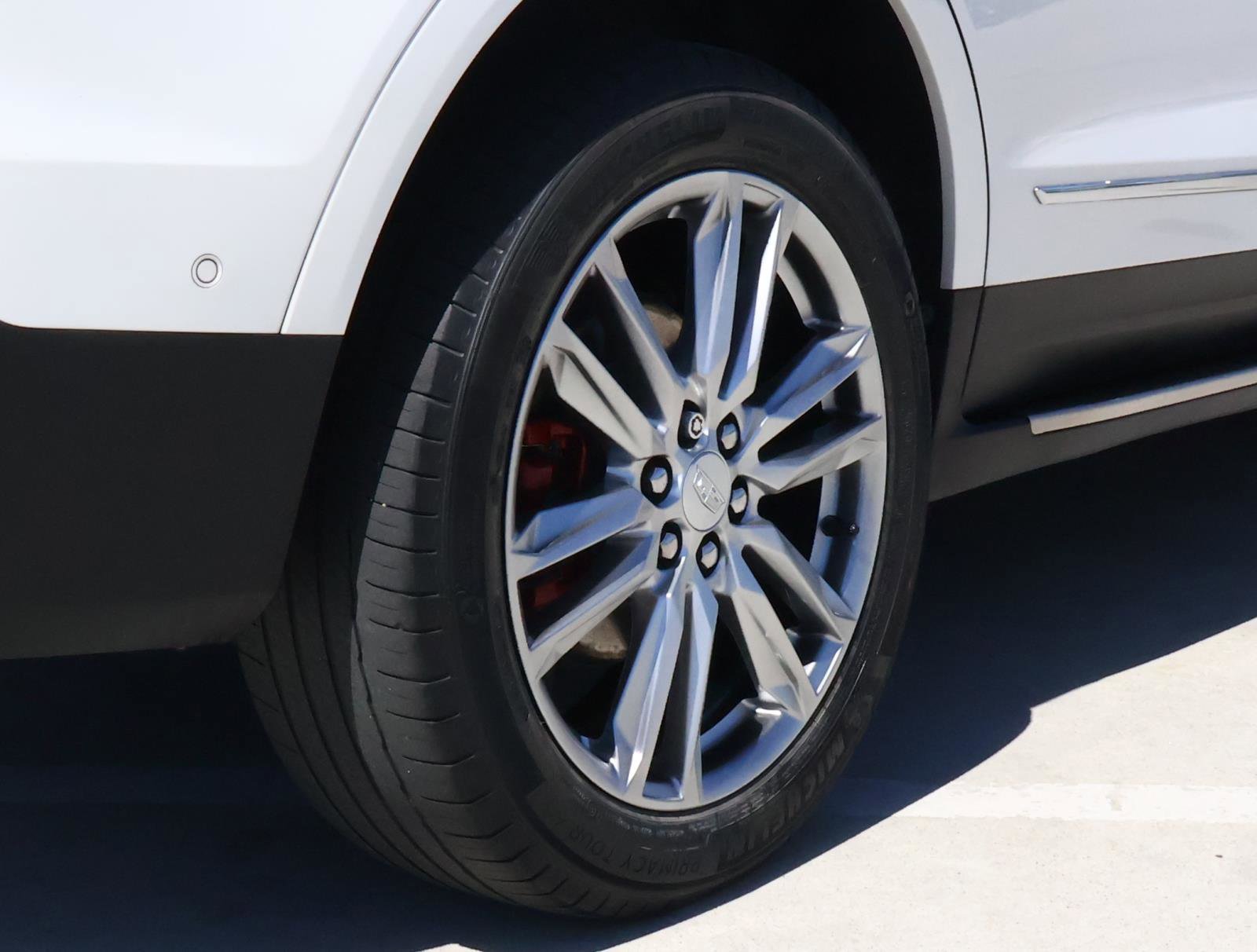 Used 2023 Cadillac XT5 Sportv w/ Technology Package image 12