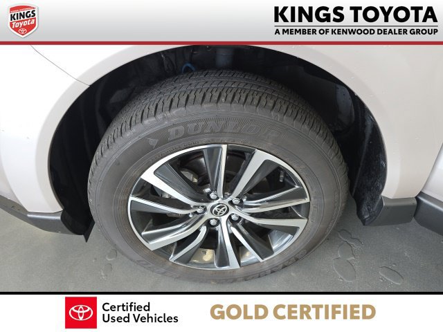 Certified 2024 Toyota Venza LE AWD/4WD image 22