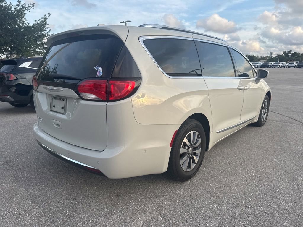 Used 2020 Chrysler Pacifica Touring-L Plus w/ Advanced Safetytec Group FWD image 6