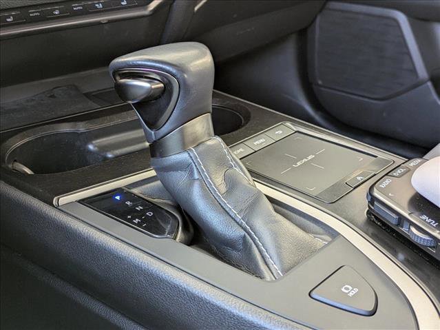 Used 2021 Lexus UX 200 w/ Premium Package image 13