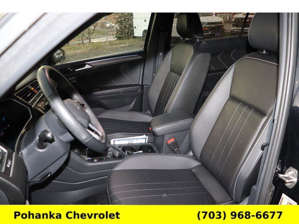 Used 2024 Volkswagen Tiguan SE R-Line image 25