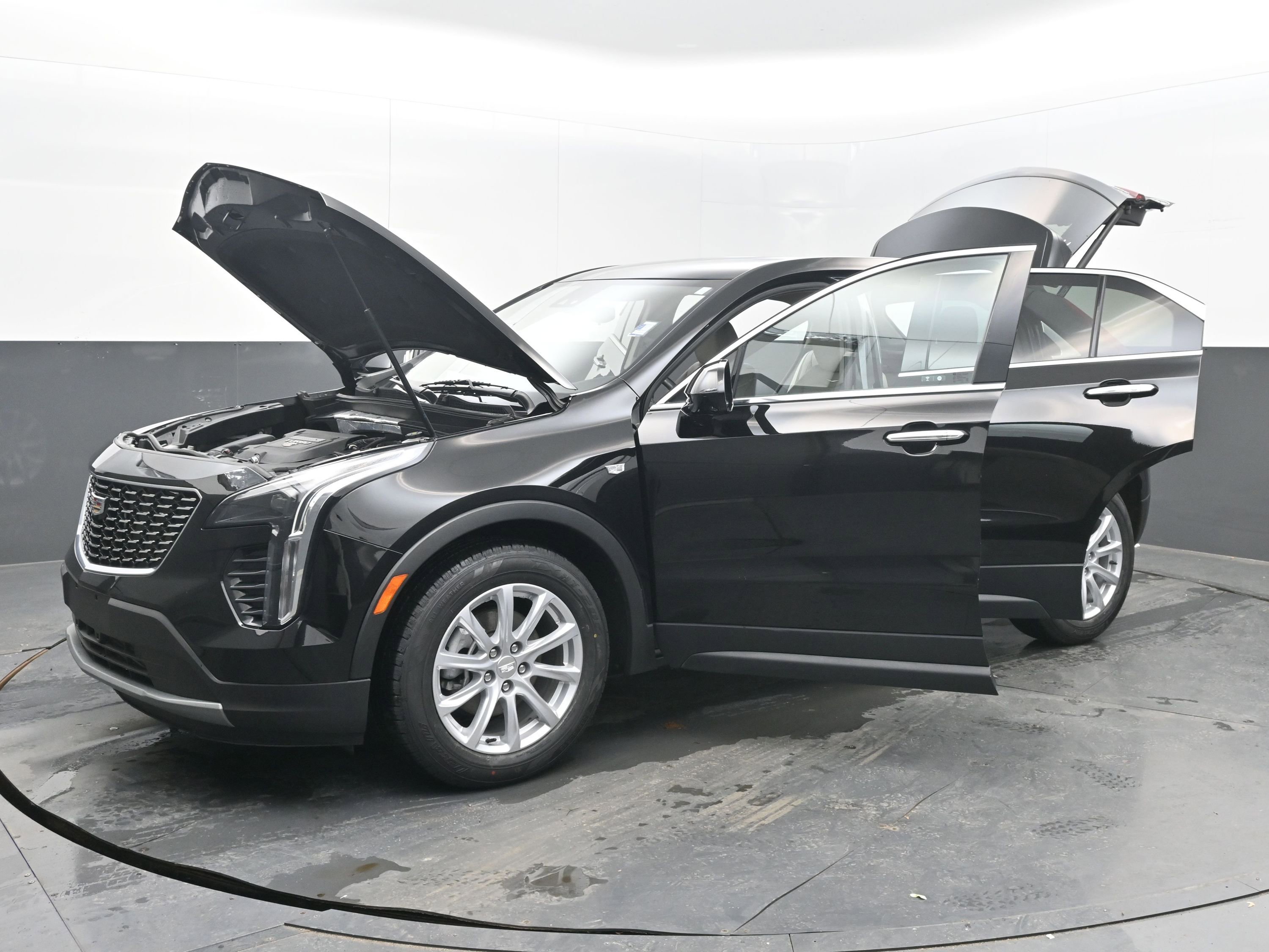 Used 2023 Cadillac XT4 Luxury w/ Cold Weather Package image 42
