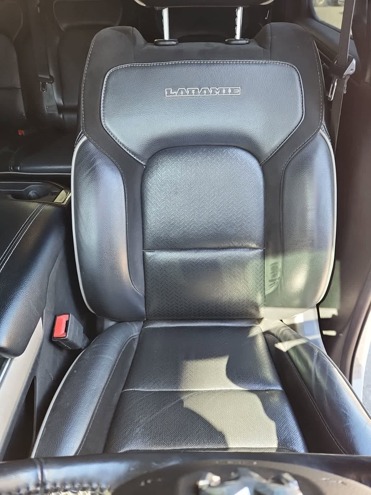 Used 2019 RAM 1500 Laramie w/ Sport Appearance Package AWD/4WD image 13