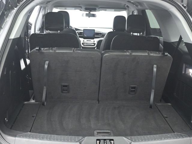 Used 2022 Ford Explorer XLT w/ Equipment Group 202A image 12