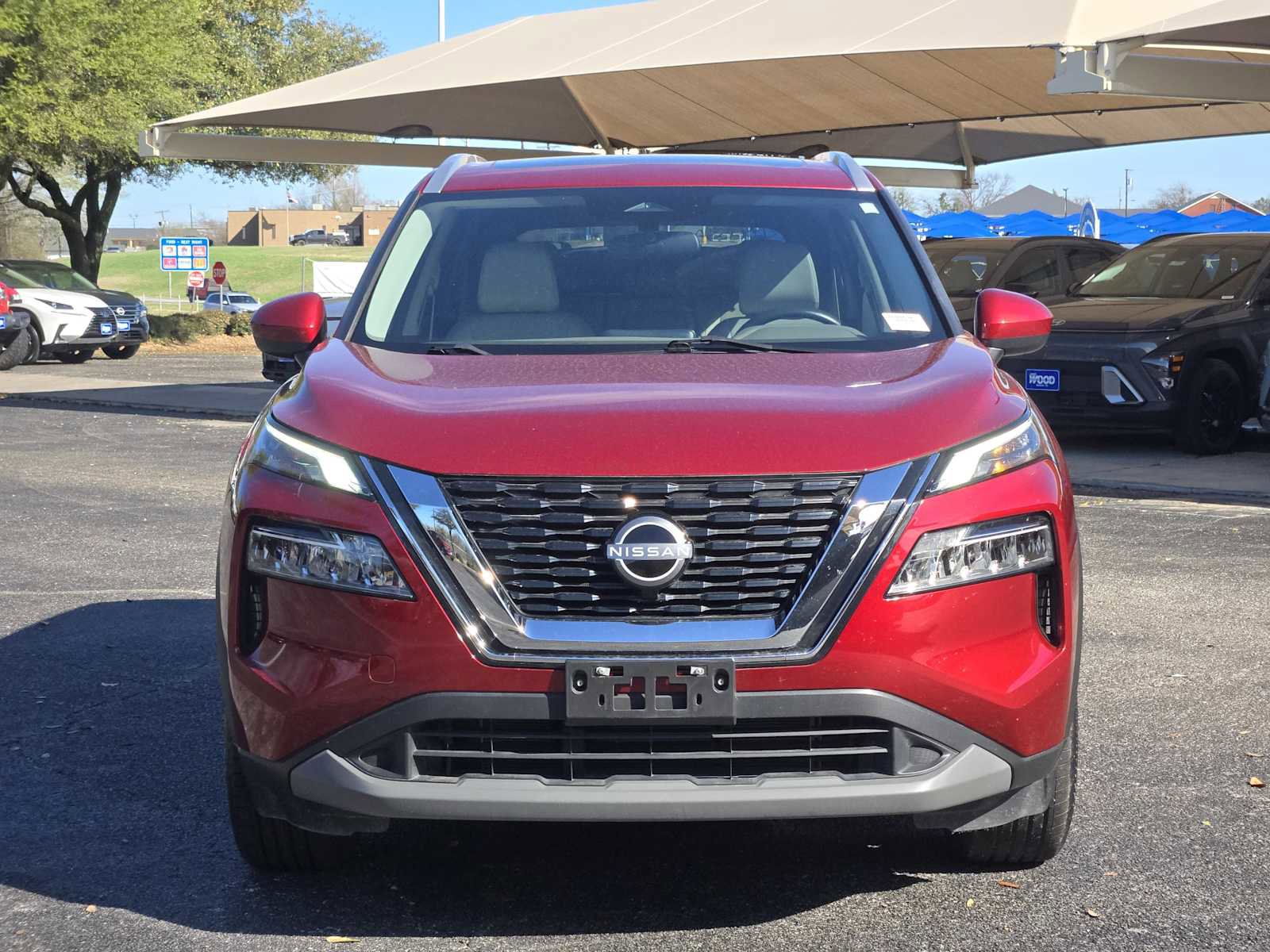Used 2023 Nissan Rogue SV w/ SV Premium B Package FWD image 2