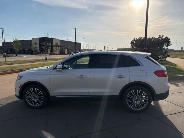 Used 2018 Lincoln MKX Reserve w/ Driver Assistance Package image 2