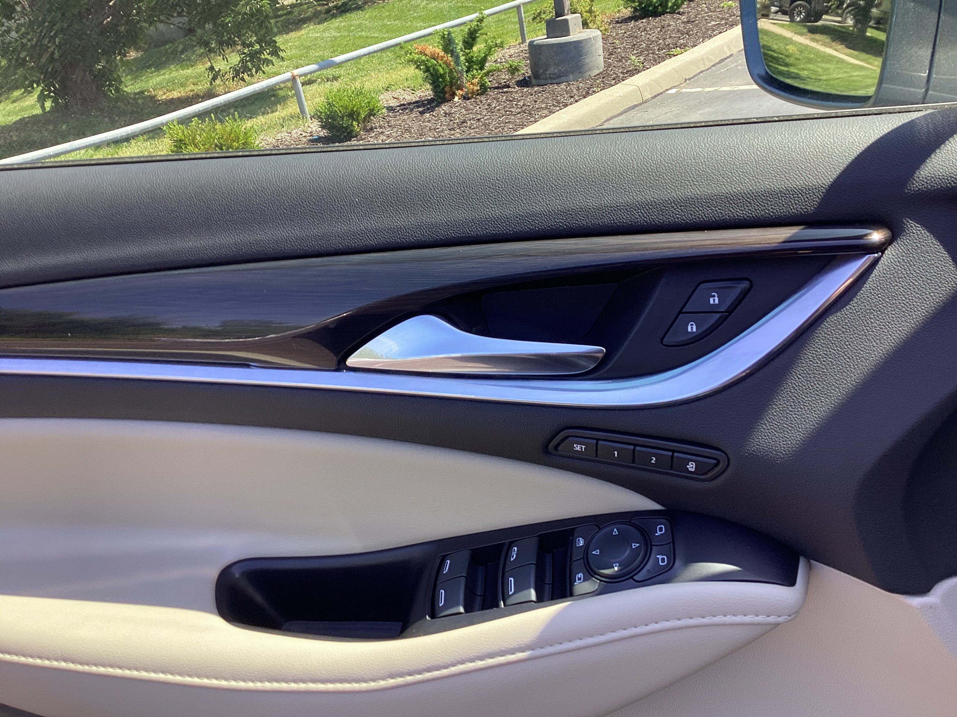 Used 2019 Buick Enclave Premium w/ Experience Buick Package AWD/4WD image 31