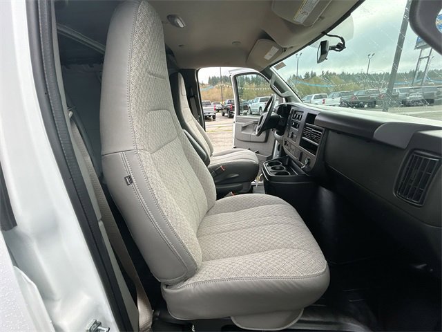 New 2025 Chevrolet Express 3500 Extended image 22
