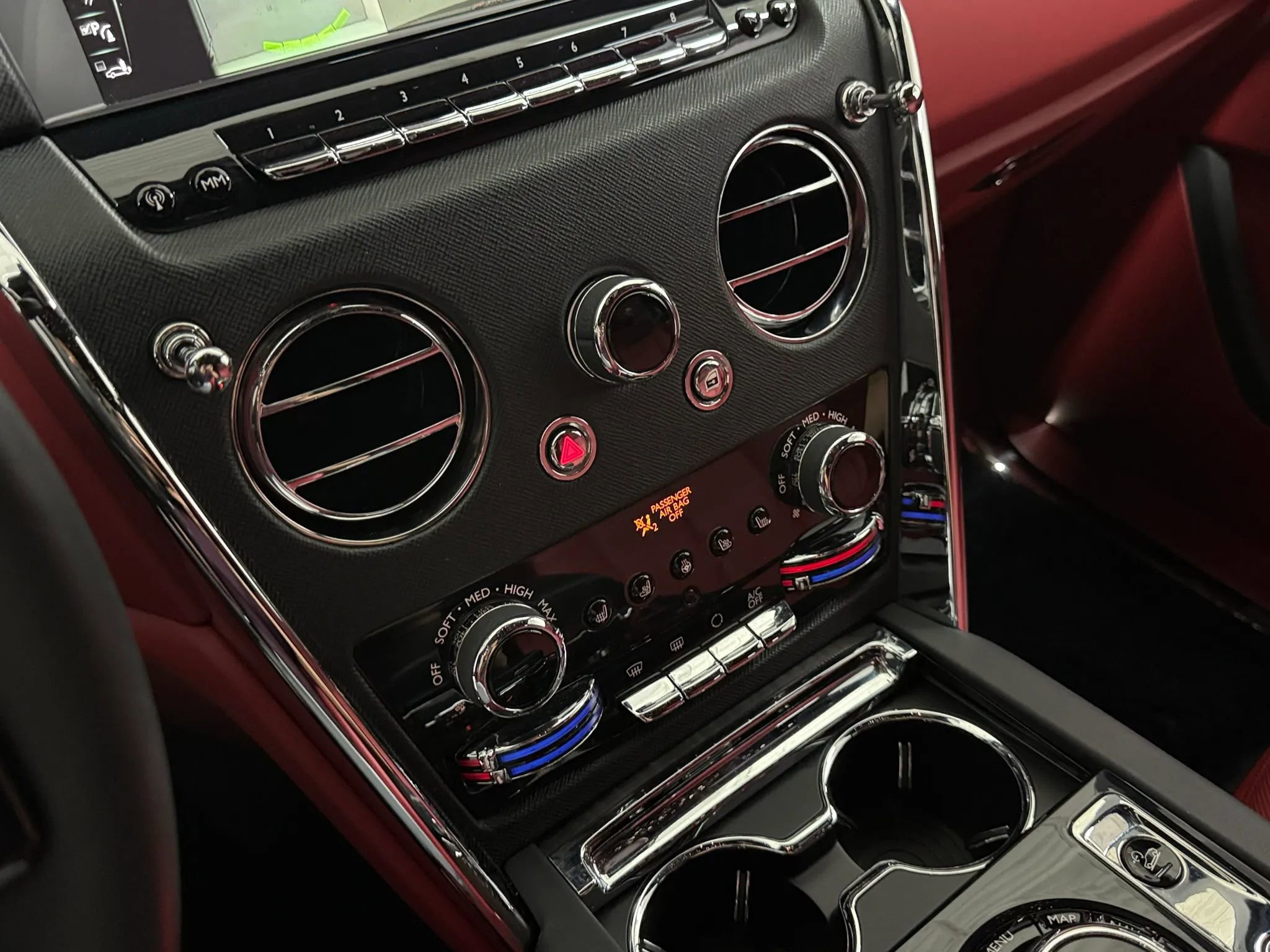 Used 2024 Rolls-Royce Cullinan image 27