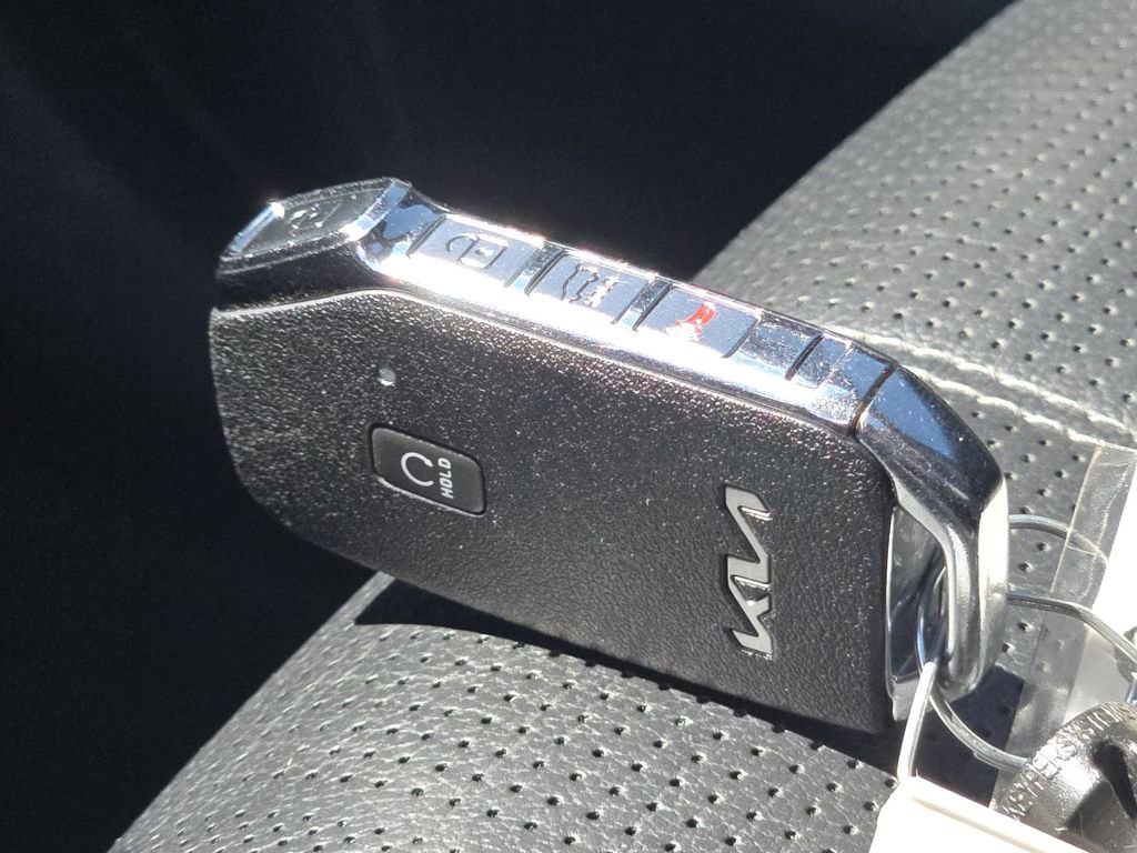 Used 2022 Kia Telluride SX image 37