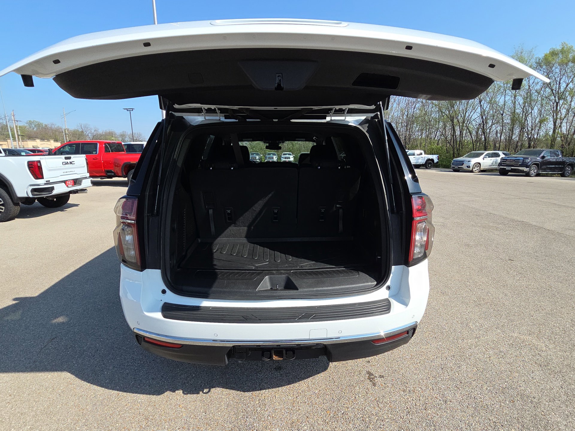 Used 2023 Chevrolet Tahoe LS image 32