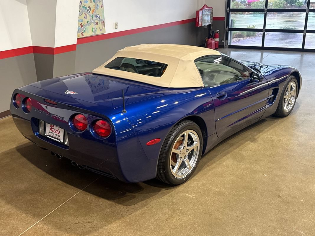 Used 2004 Chevrolet Corvette Convertible w/ Preferred Equipment Group RWD image 52
