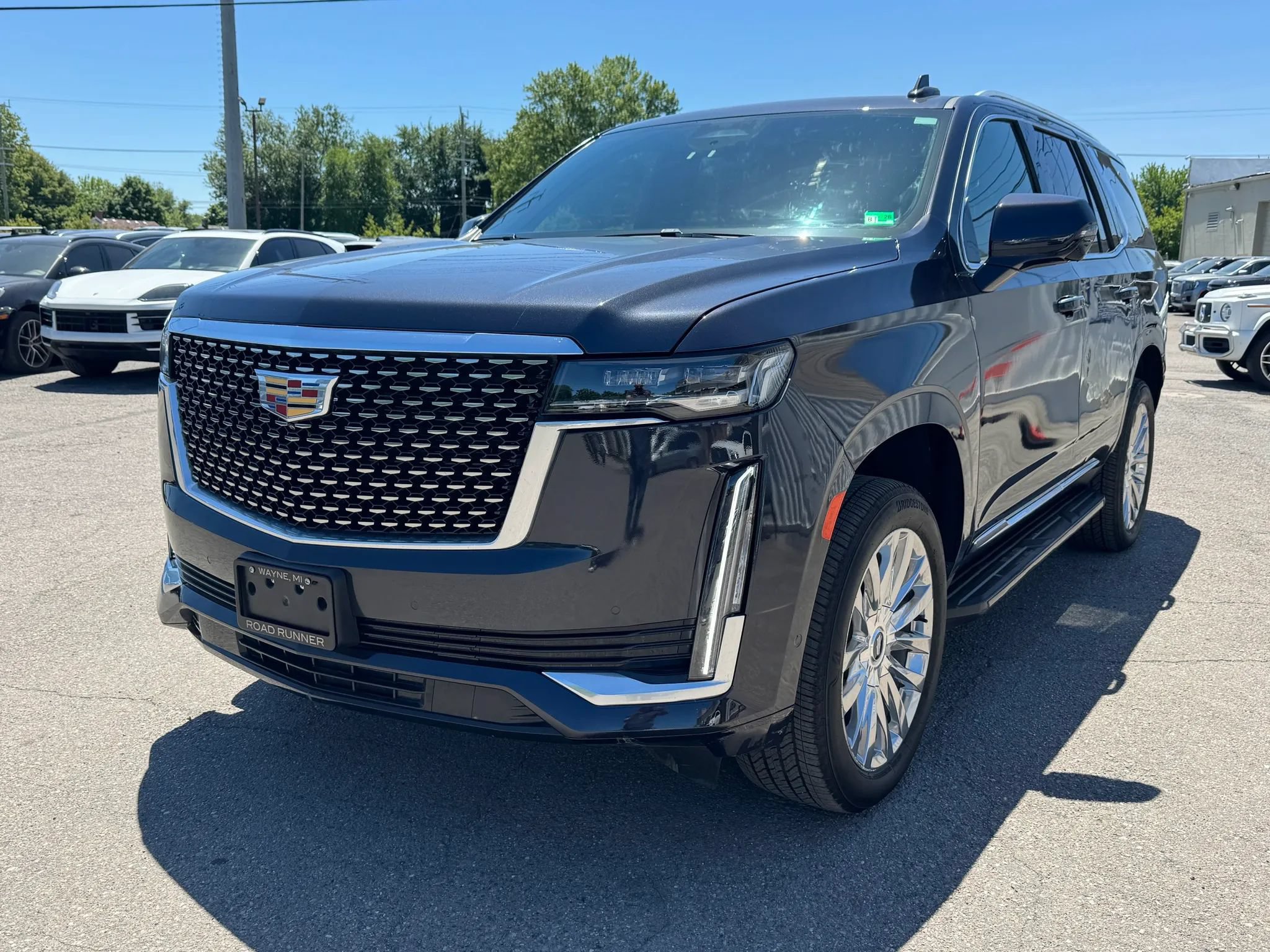Used 2024 Cadillac Escalade Premium Luxury AWD/4WD image 1