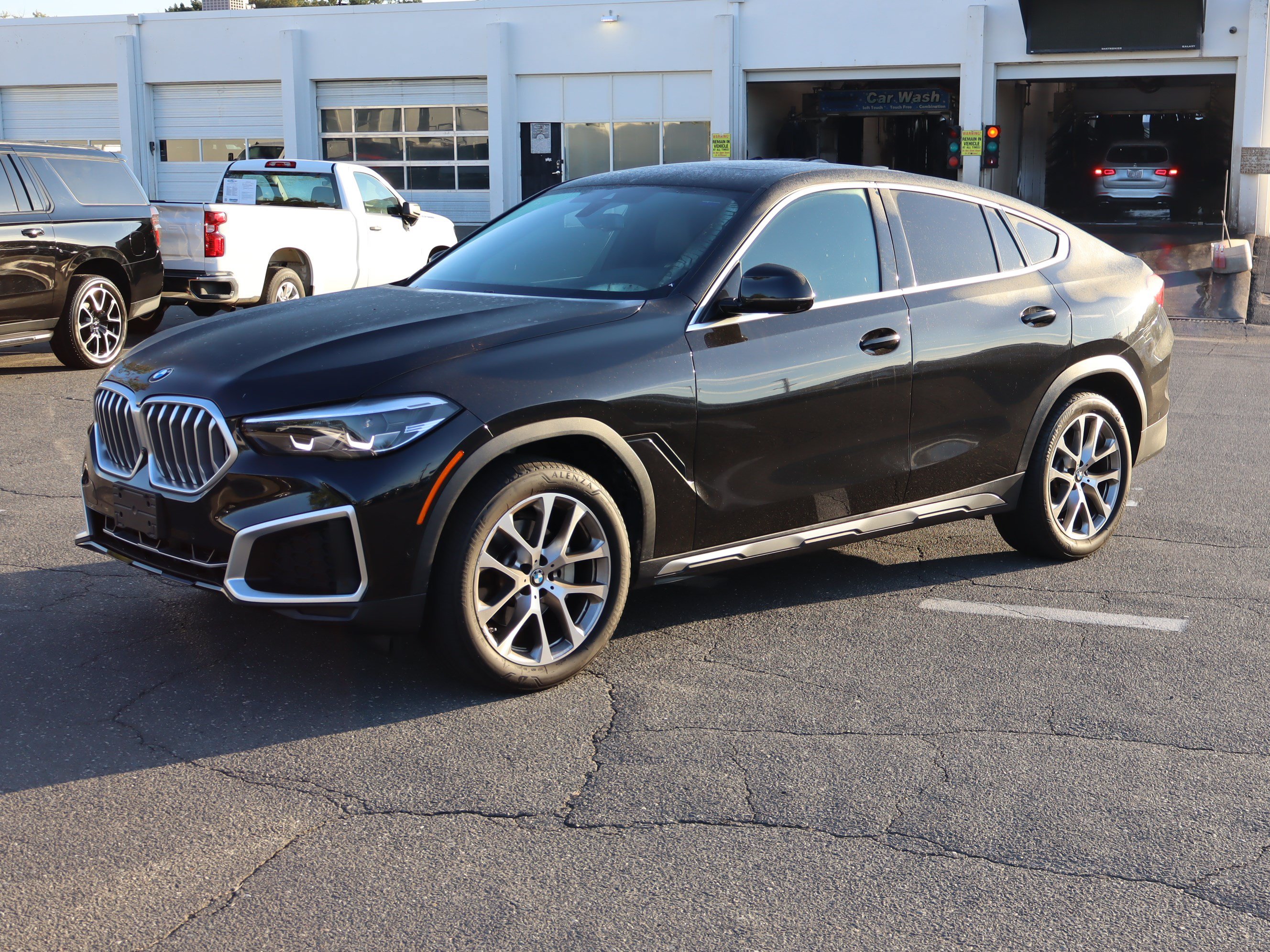 Used 2022 BMW X6 xDrive40i w/ Premium Package AWD/4WD image 16