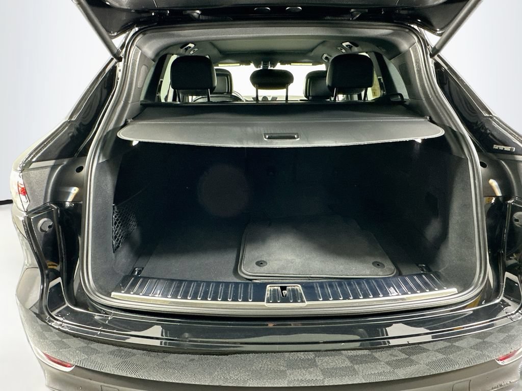 Certified 2023 Porsche Cayenne AWD/4WD image 28