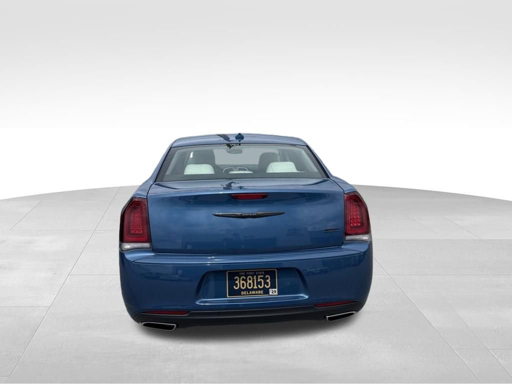 Used 2023 Chrysler 300 Touring w/ Sport Appearance Package RWD image 6