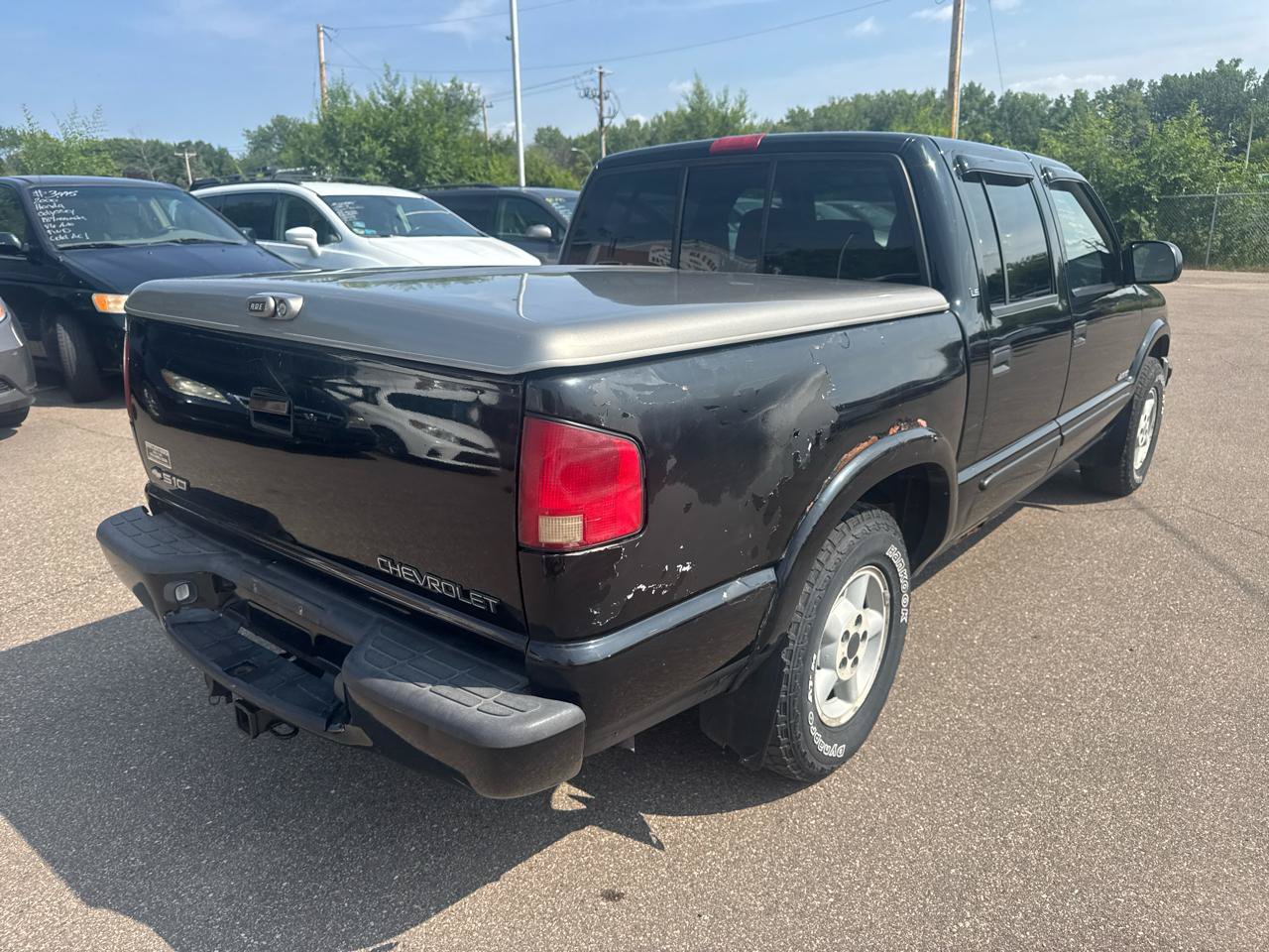 Used 2001 Chevrolet S10 Pickup LS w/ Cold-Climate Pkg AWD/4WD image 5