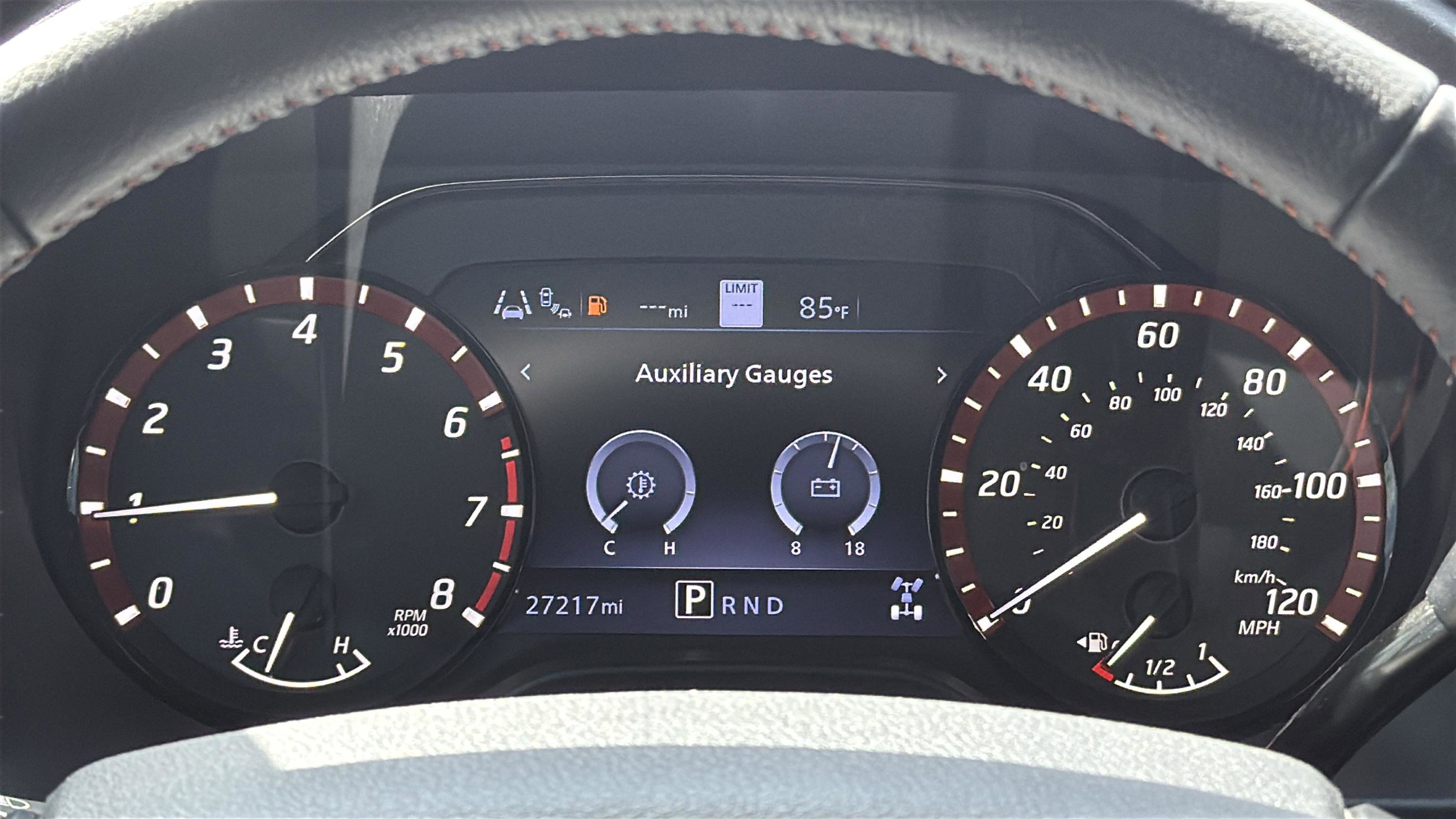 Used 2024 Nissan Titan PRO-4X image 13