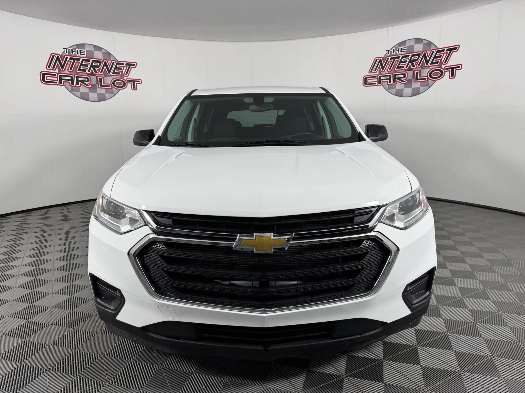 Used 2021 Chevrolet Traverse LS w/ LPO, Floor Liner Package FWD image 2