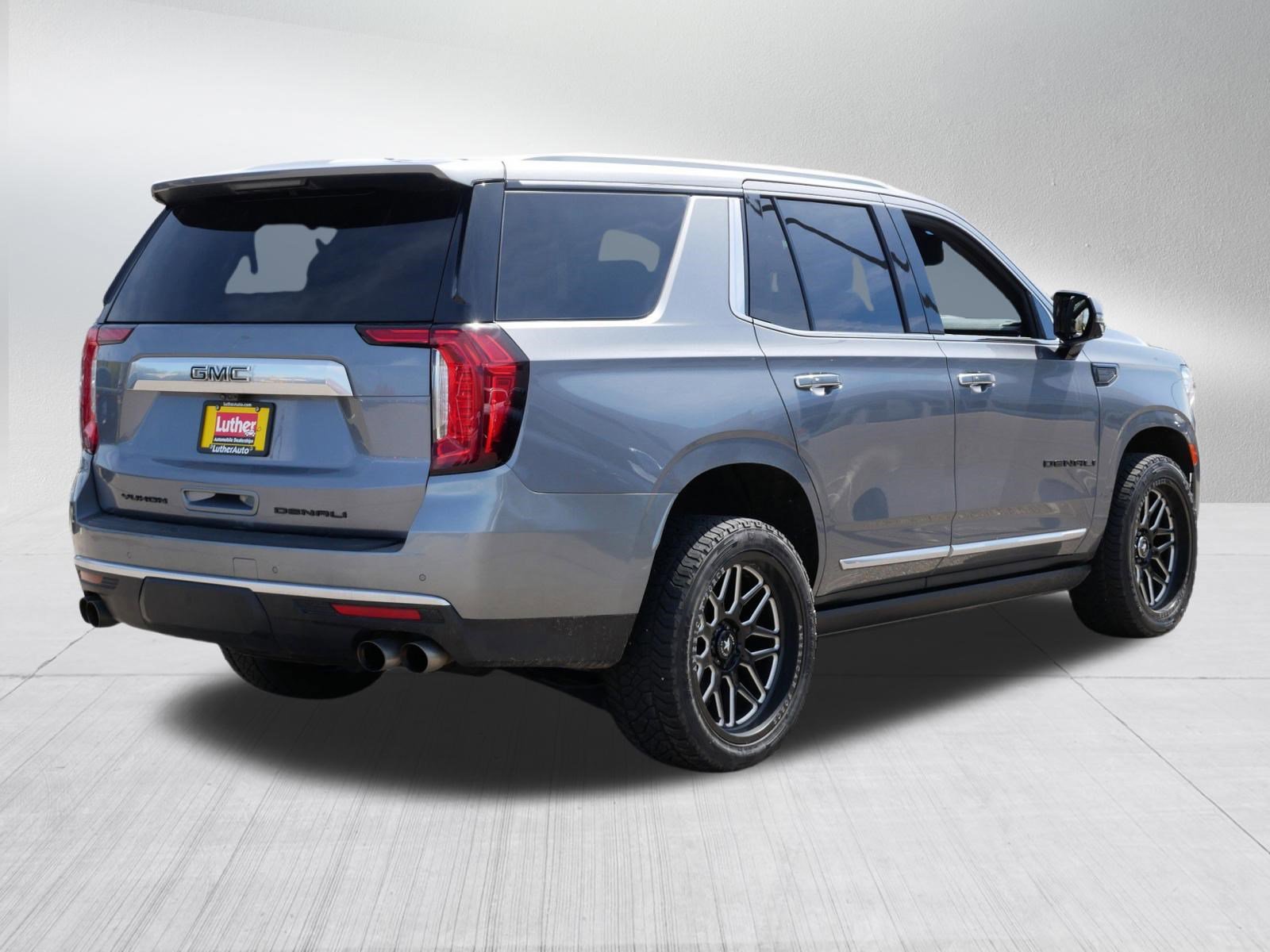 Used 2022 GMC Yukon Denali w/ Advanced Technology Package AWD/4WD image 7