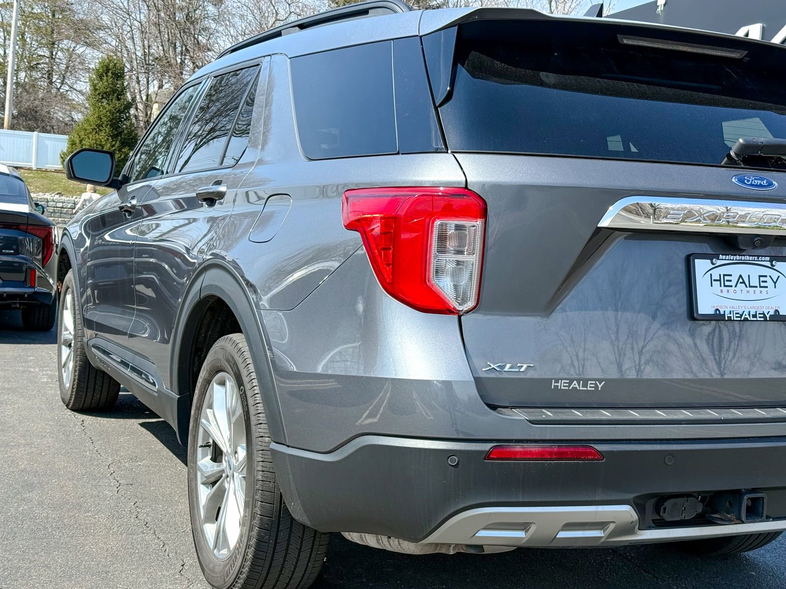 Used 2023 Ford Explorer XLT w/ Equipment Group 202A AWD/4WD image 9
