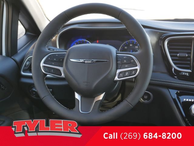 New 2026 Chrysler Pacifica Select AWD/4WD image 43