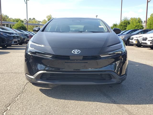 Used 2024 Toyota Prius LE FWD image 2