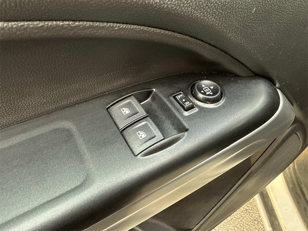 Used 2022 Chevrolet Colorado LT w/ Fleet Safety Package image 12