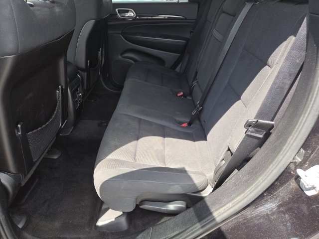 Used 2012 Jeep Grand Cherokee Laredo w/ Laredo E Group AWD/4WD image 12