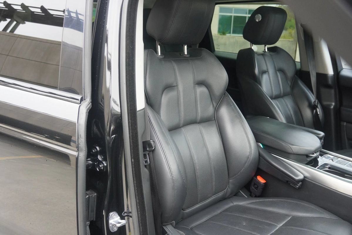 Used 2016 Land Rover Range Rover Sport Supercharged AWD/4WD image 24
